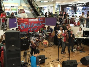 christmas concert atrium chics